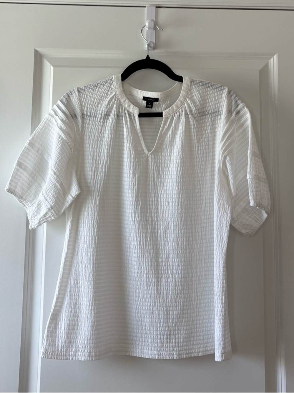 Ann Taylor White Cotton Gauze Split Neck Top Size Medium